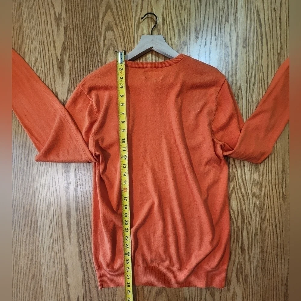 American Eagle Outfitter Vintage fit orange v-neck light sweater mens me…